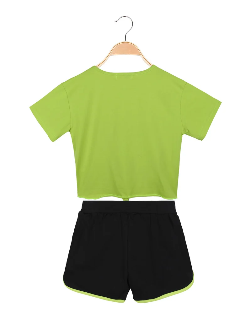 Completo 2 pezzi da bambina con t-shirt annodata e shorts - mela