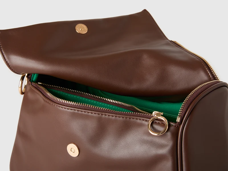 Tasche mit gewebtem Henkel