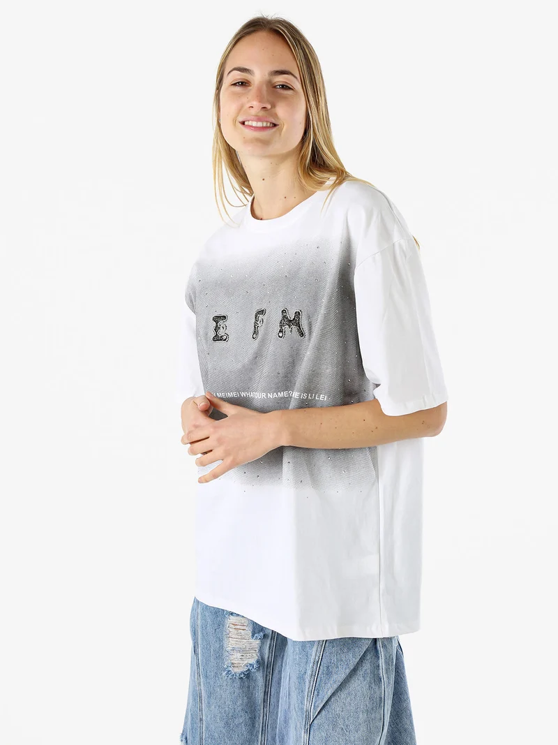 T-shirt oversize da donna con lustrini e microborchie - bianco