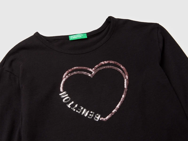 Warmes Baumwoll-T-Shirt mit Pailletten