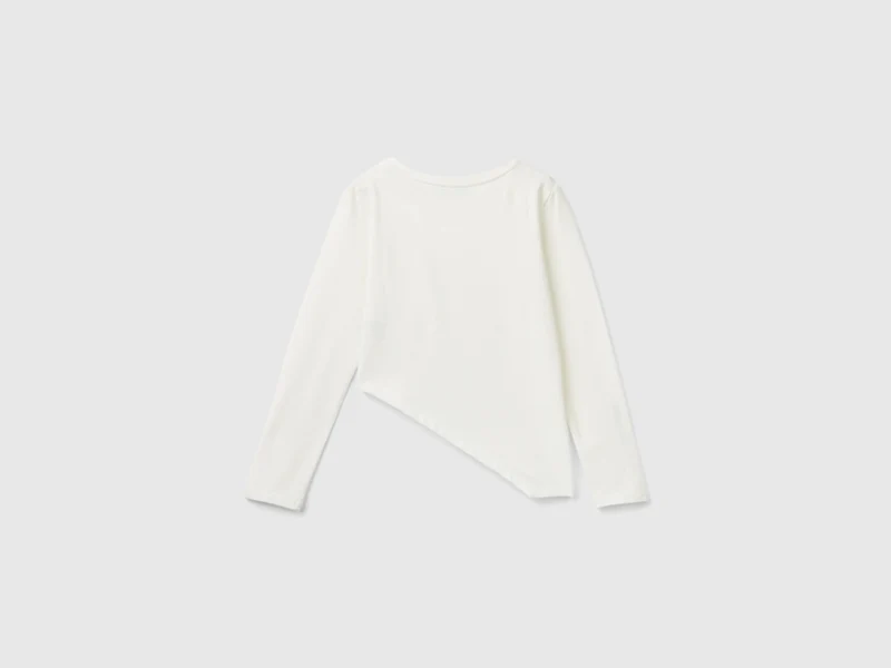 Shirt mit asymmetrischem Saum