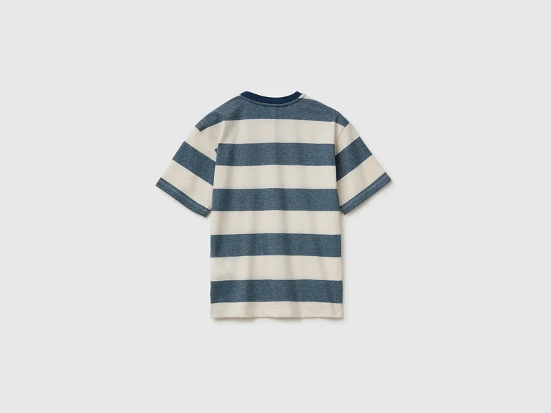 Übergroßes gestreiftes T-Shirt