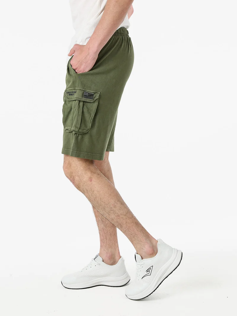 Bermuda da uomo in cotone con tasconi laterali e coulisse - militare