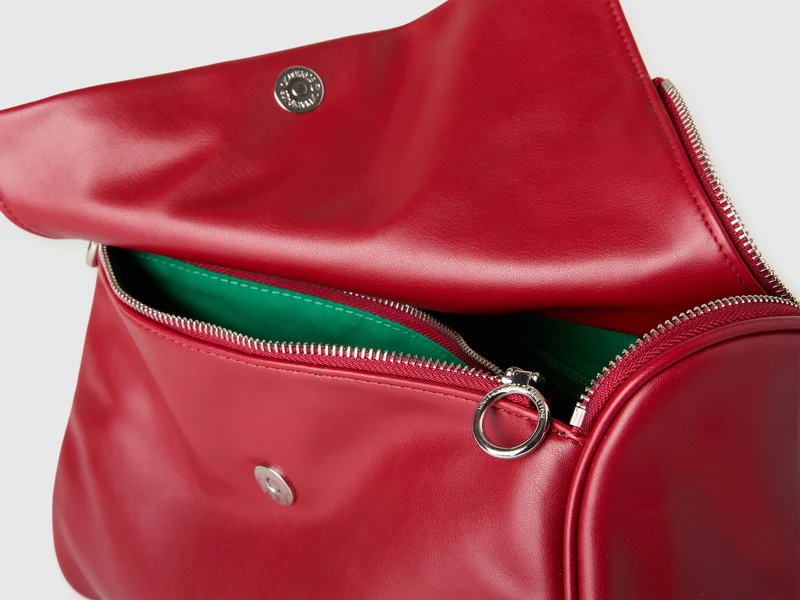Tasche mit gewebtem Henkel