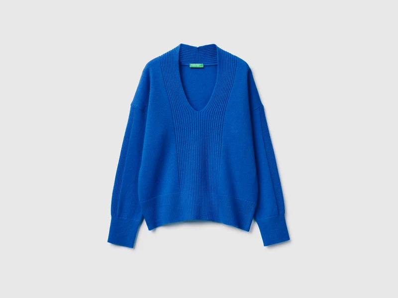 Pullover mit V-Ausschnitt aus 100 % Wolle
