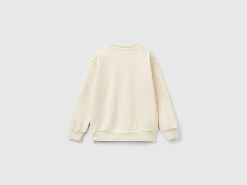 Sweater mit Print in Samtoptik