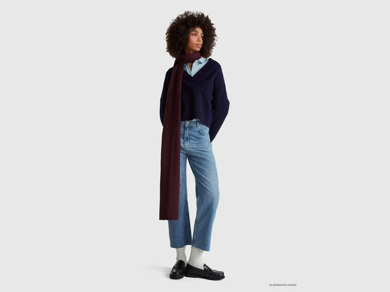 Pullover mit V-Ausschnitt und kastiger Passform
