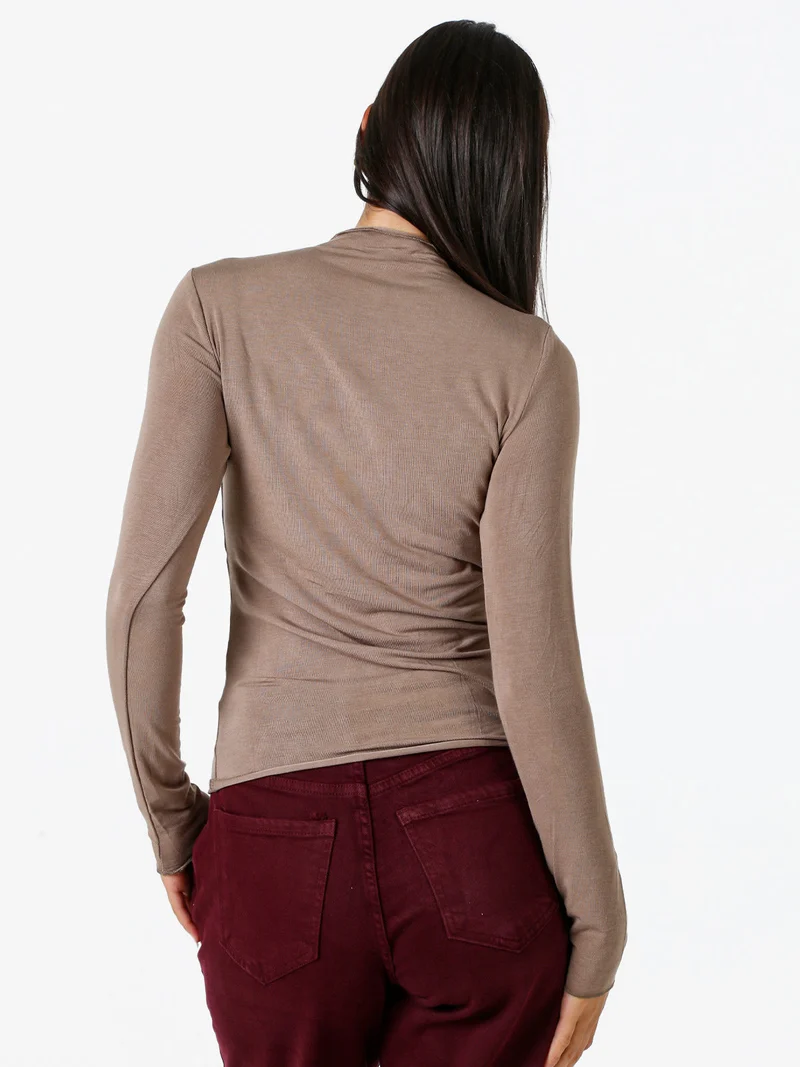Maglia donna accollata a maniche lunghe - marrone