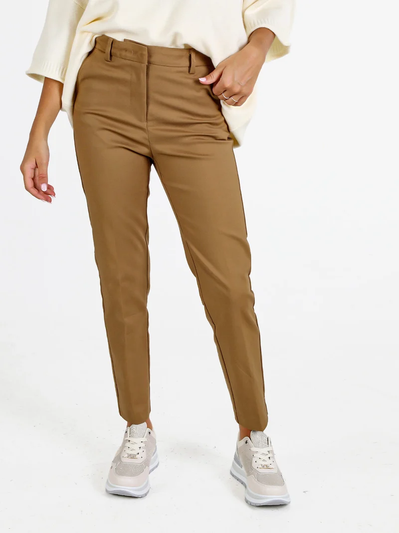 Pantaloni donna slim fit a sigaretta - marrone