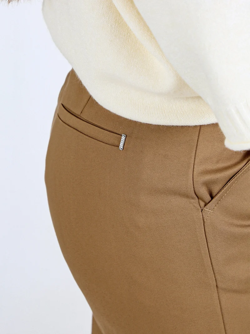 Pantaloni donna slim fit a sigaretta - marrone