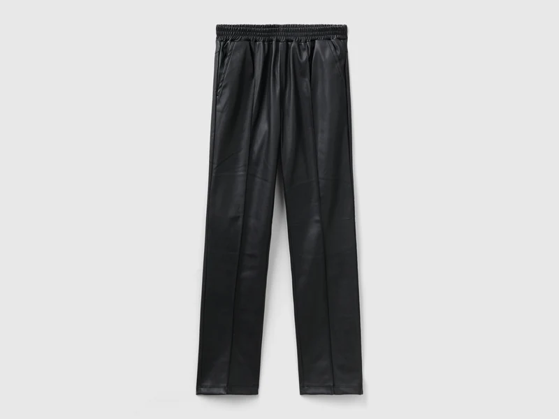 Slim-Fit-Hose aus beschichtetem Stoff