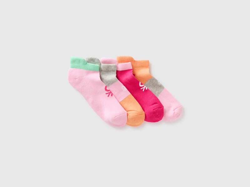 Vier Paar kurze Frotteesocken