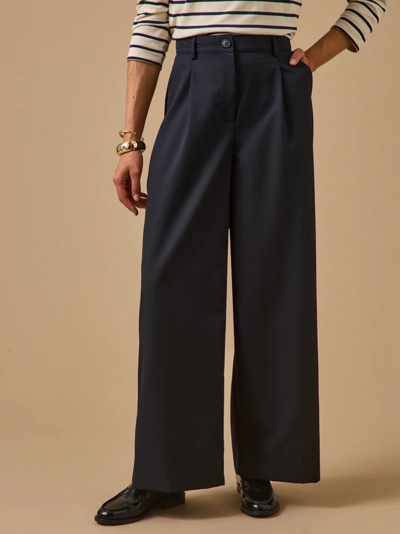 Damenhose Agnès mit weitem Bein