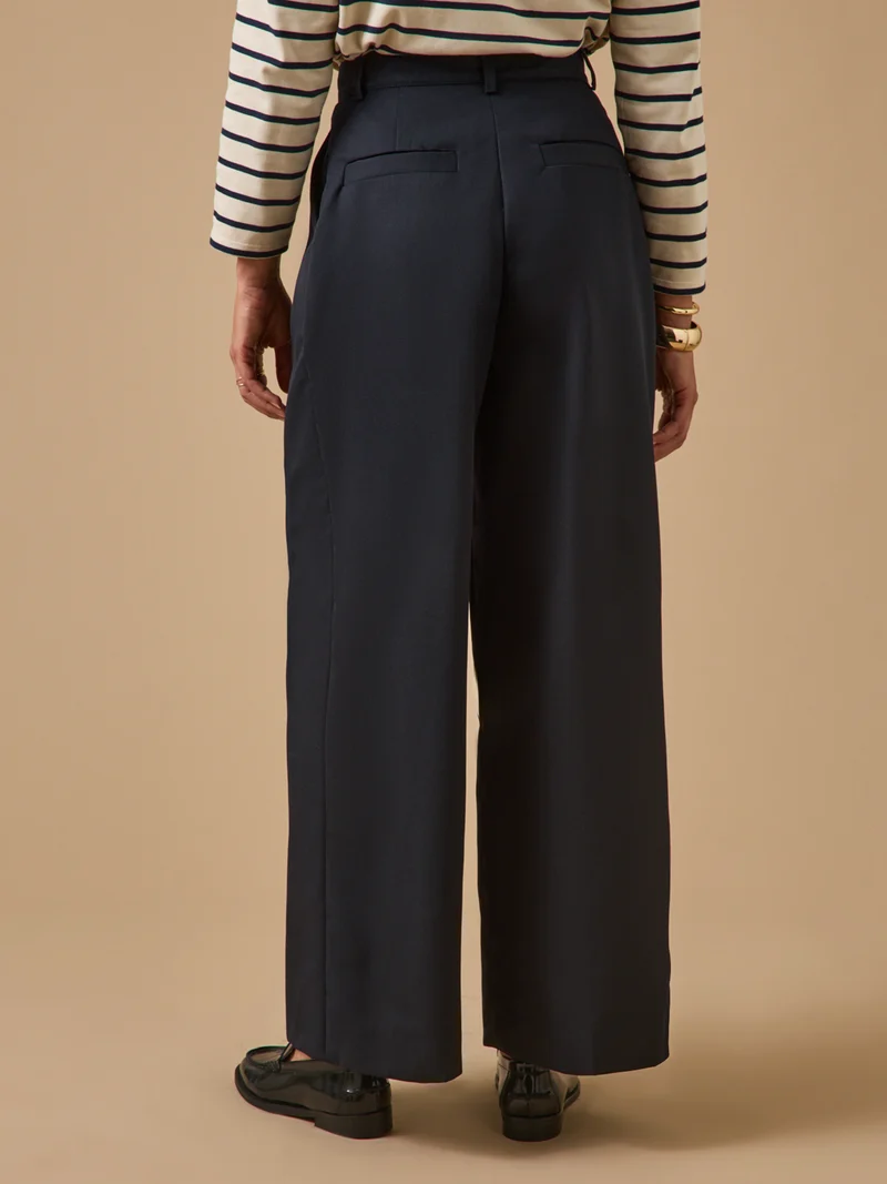 Damenhose Agnès mit weitem Bein