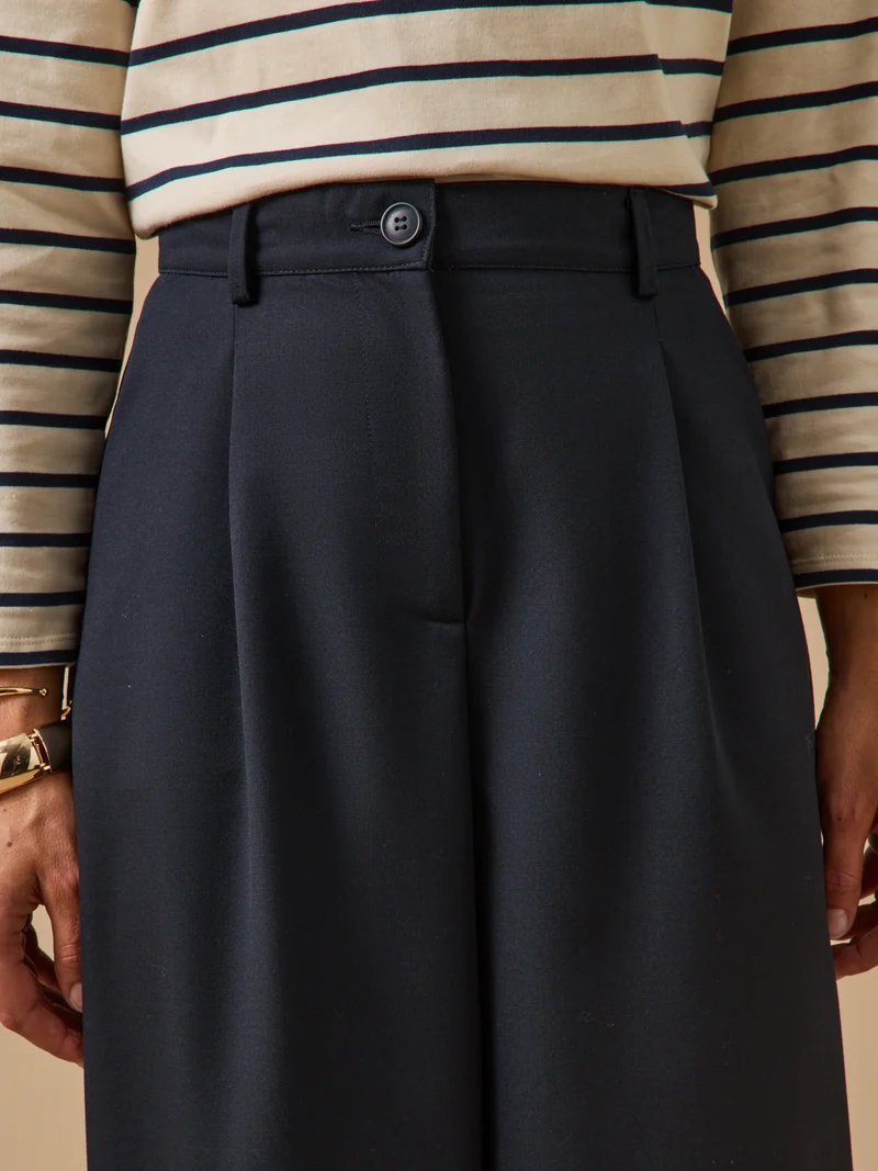 Damenhose Agnès mit weitem Bein