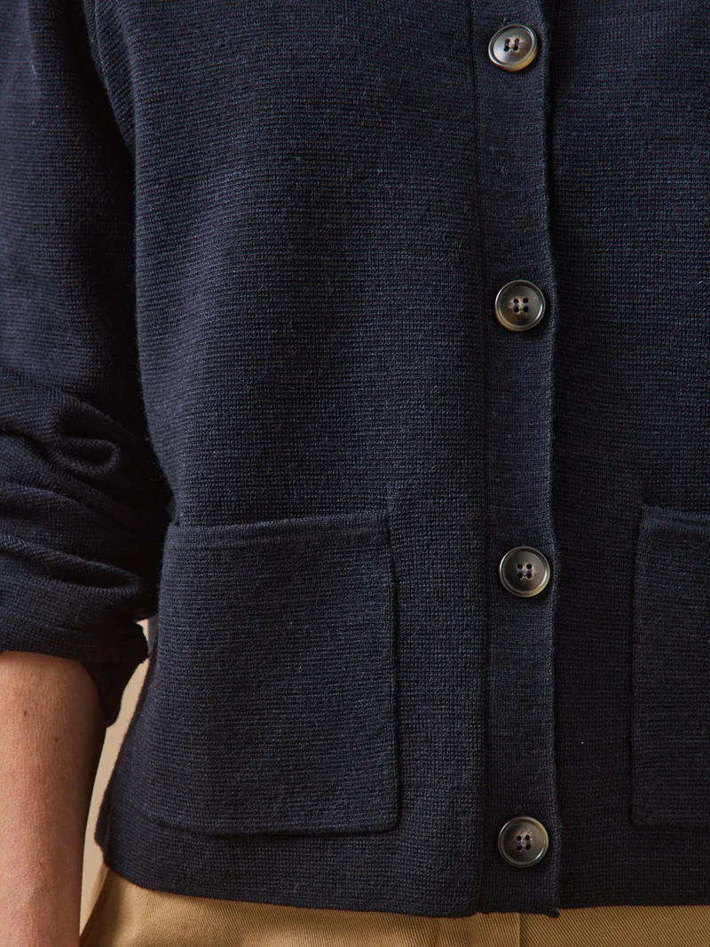 Damen-Cardigan mit Hemdkragen