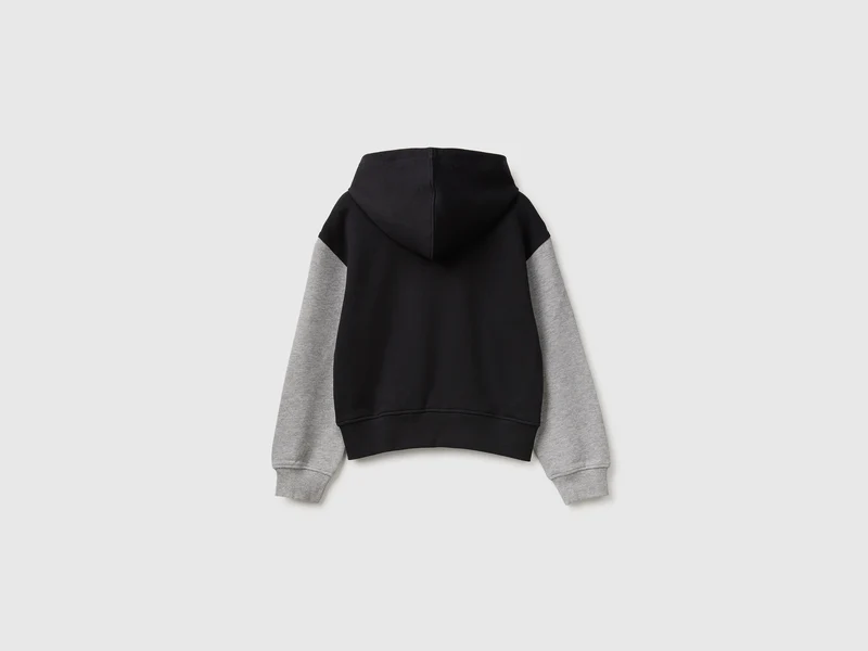 Kapuzenpullover mit Stickerei