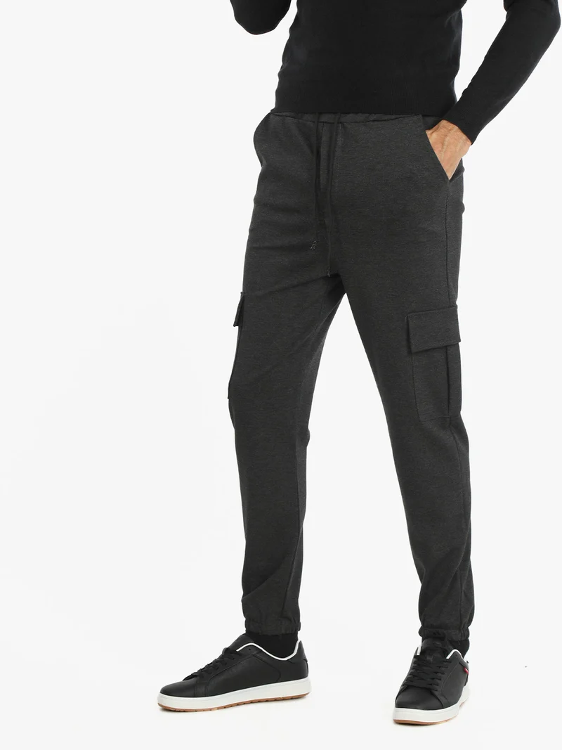 Pantaloni uomo con tasconi laterali - grigio scuro
