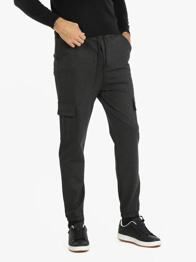 Pantaloni uomo con tasconi laterali - grigio scuro