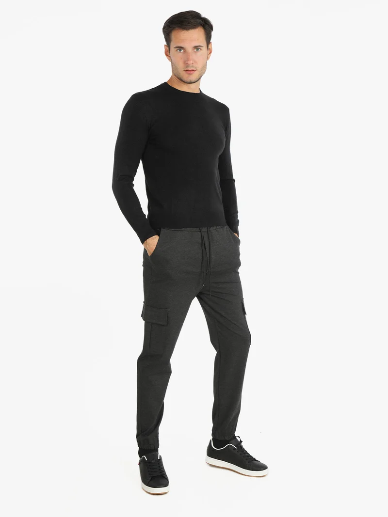 Pantaloni uomo con tasconi laterali - grigio scuro