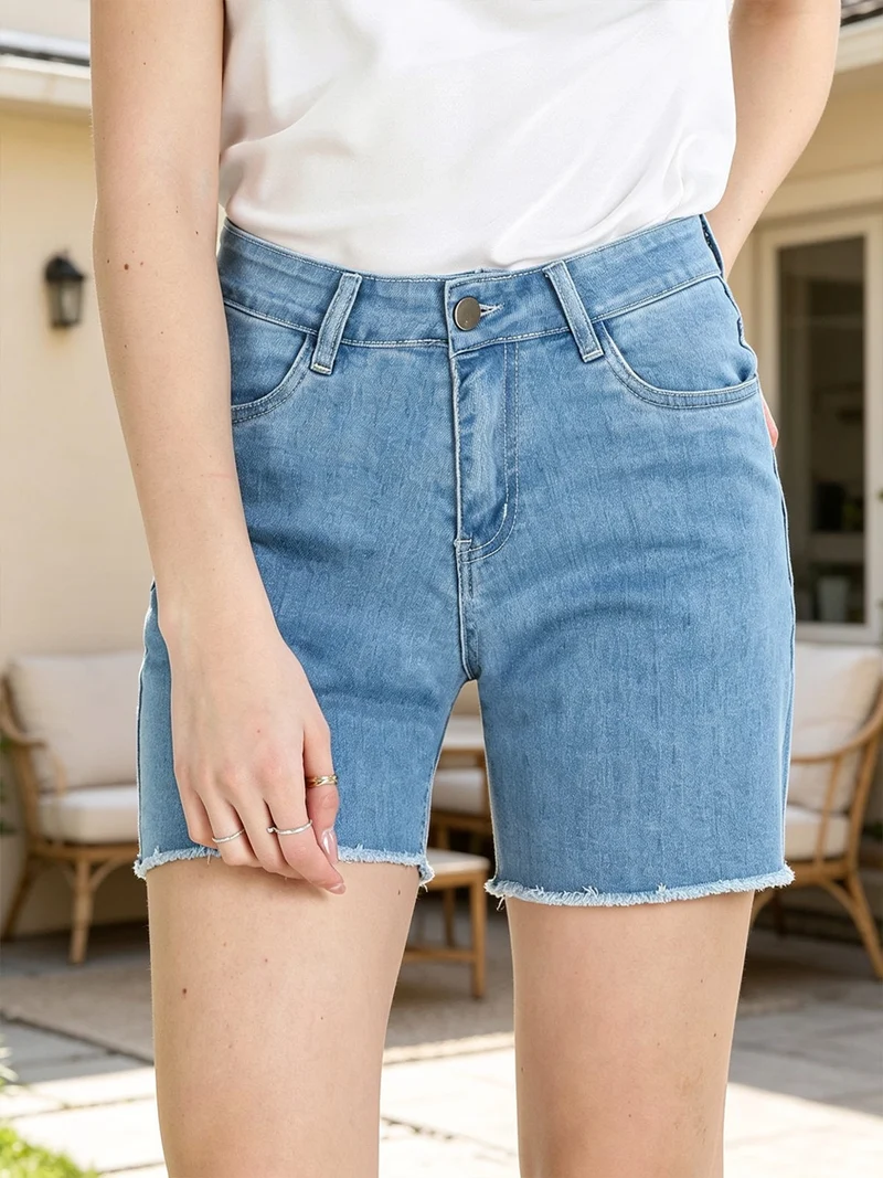 Shorts donna in jeans con finale sfrangiato - jeans
