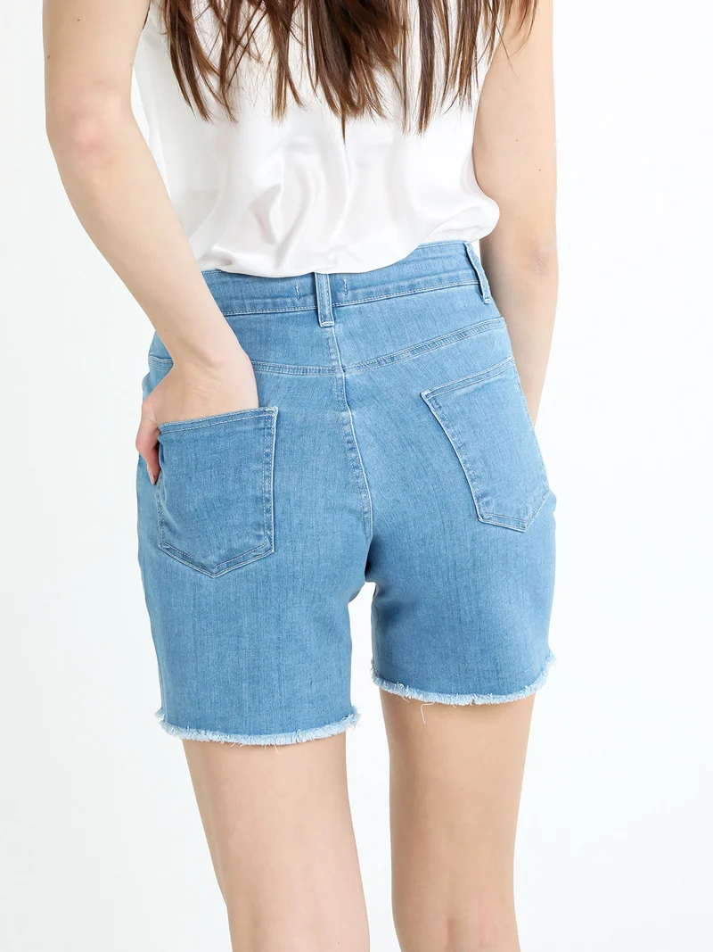 Shorts donna in jeans con finale sfrangiato - jeans