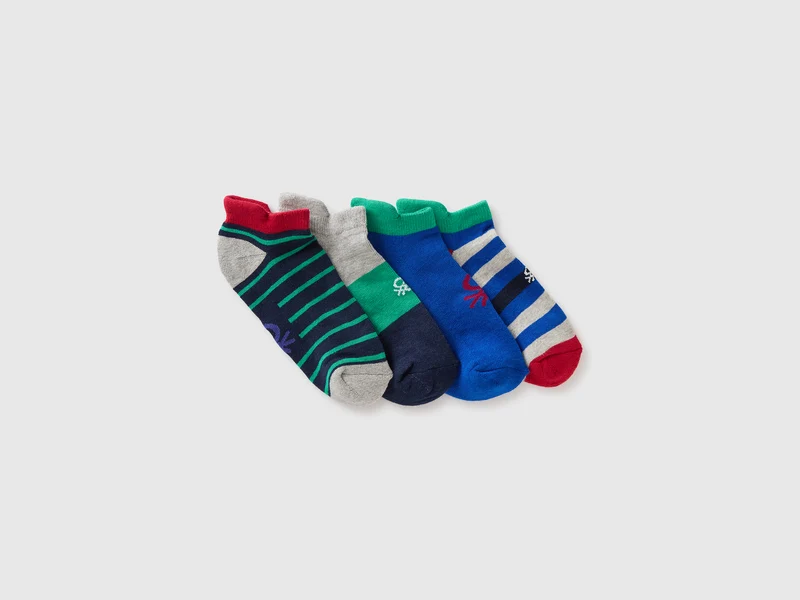 Vier Paar kurze Frotteesocken