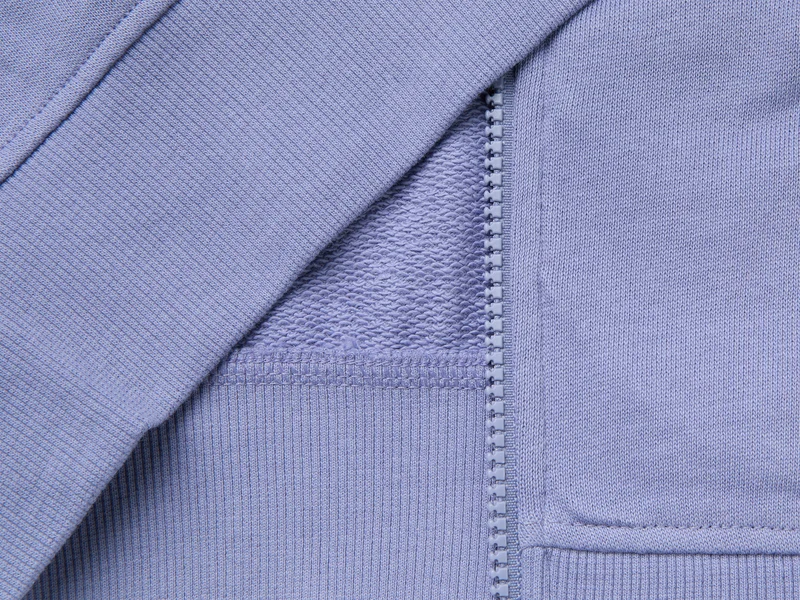 Kapuzenpullover mit Stickerei