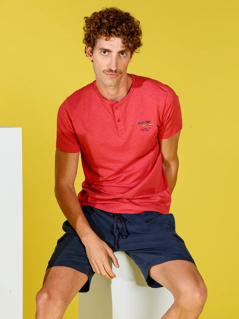 T-shirt da uomo in cotone con bottoni - corallo