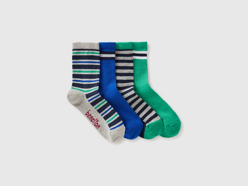 Vier lange Frotteesocken