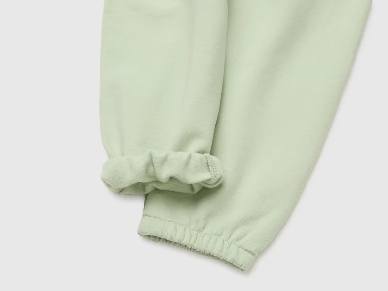 Jogginghose mit Tiermotiv auf der Rückseite