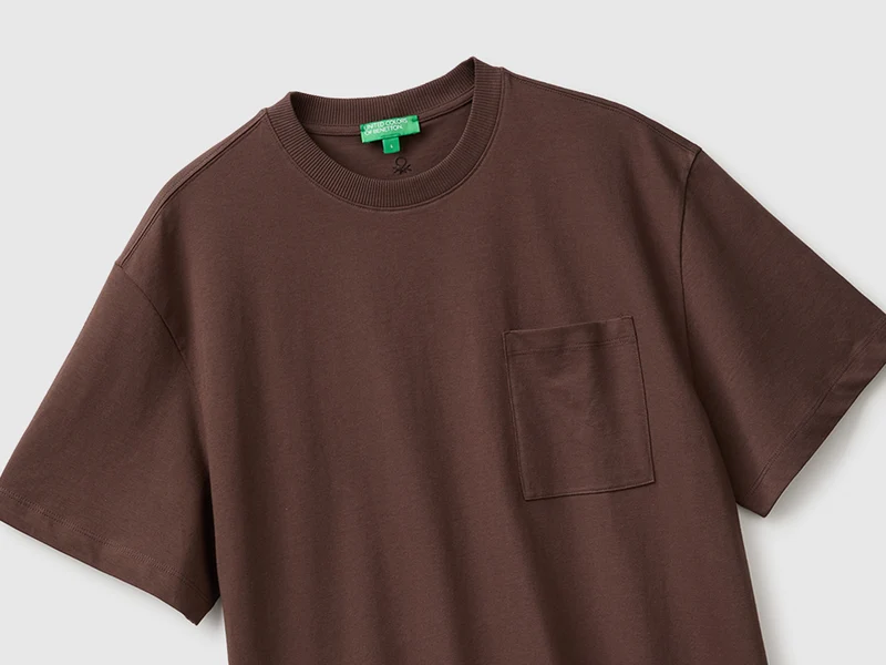 T-Shirt mit Tasche
