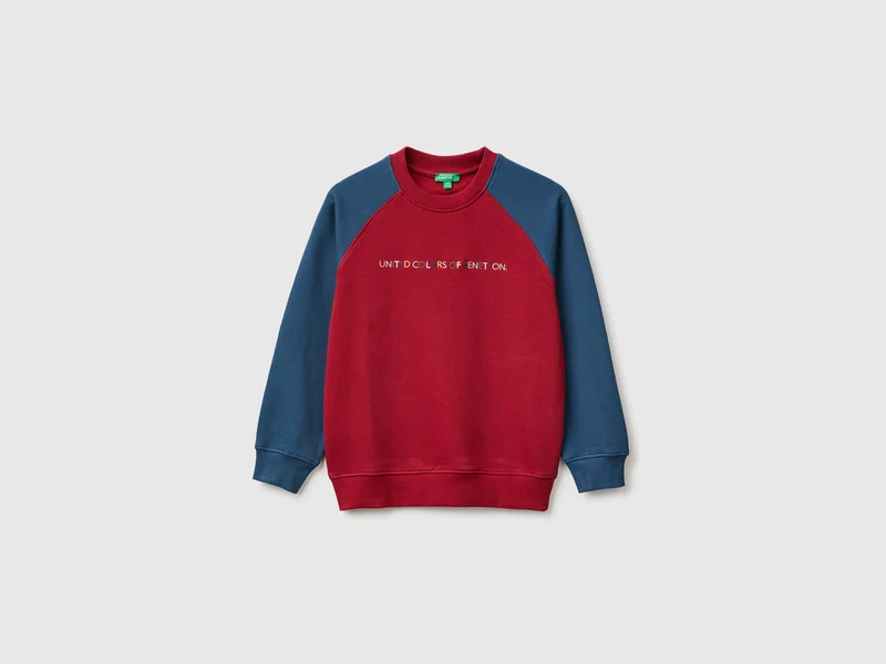Geschlossenes Sweatshirt aus 100 % Baumwolle