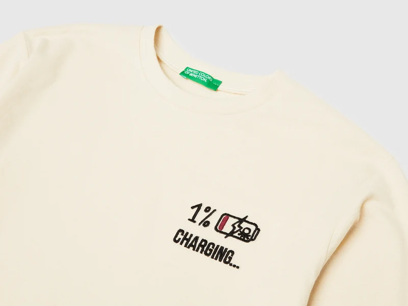 Warmes Baumwoll-T-Shirt mit Aufdruck