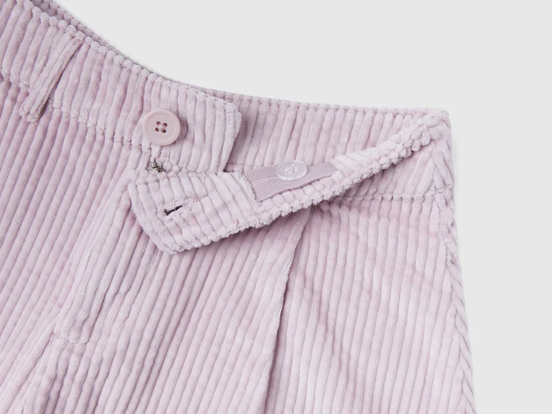 Bermudashorts aus Cordsamt