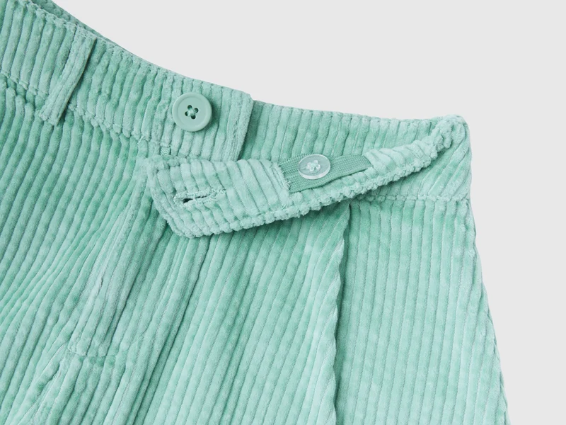 Bermudashorts aus Cordsamt