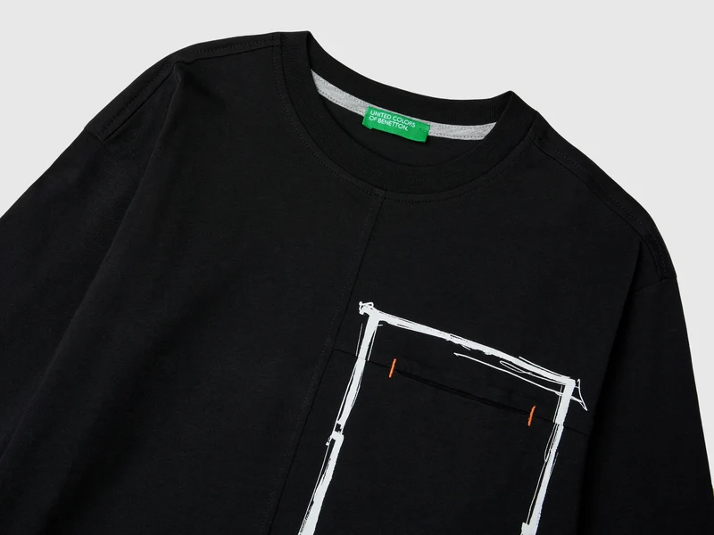T-Shirt mit Tasche aus Bio-Baumwolle