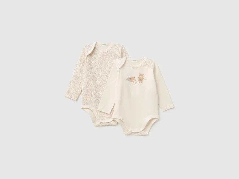 Zwei langärmelige Bodysuits