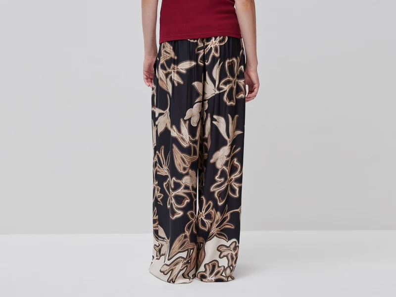 Weite Hose mit Blumenprint