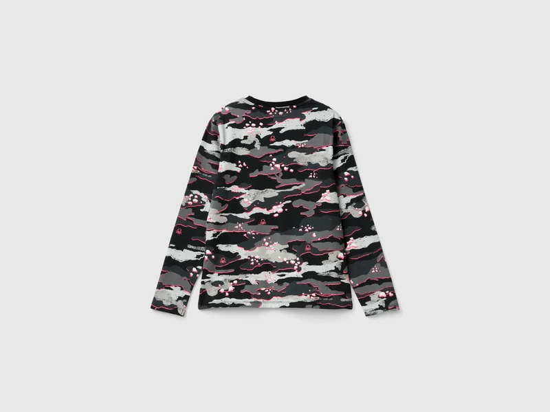 Camouflage T-Shirt mit Details in Fluo