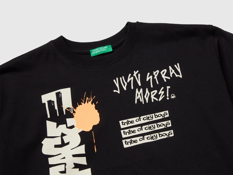 T-Shirt mit Vorder- und Rückendruck