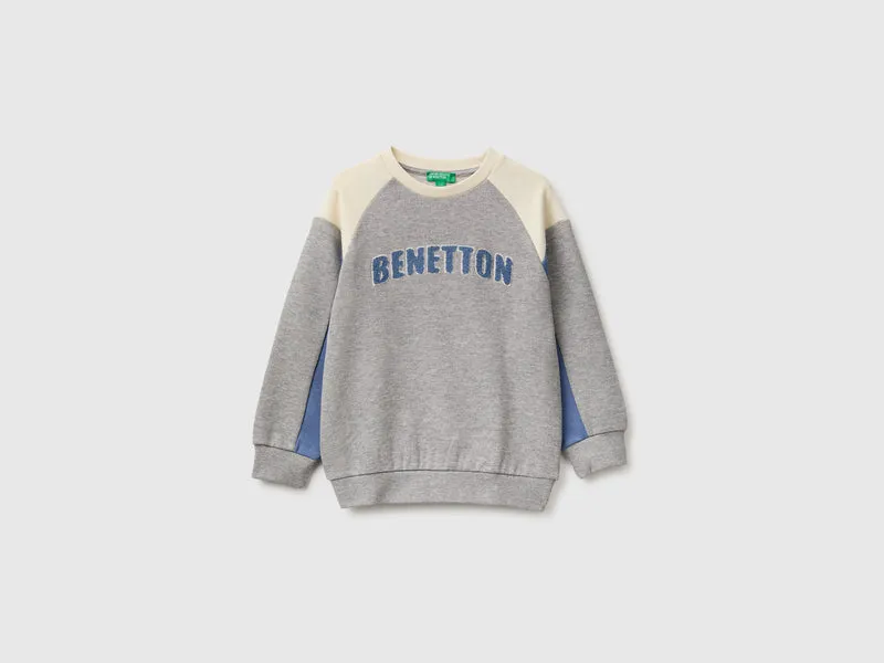 Sweatshirt mit geschlossenem Farbblock
