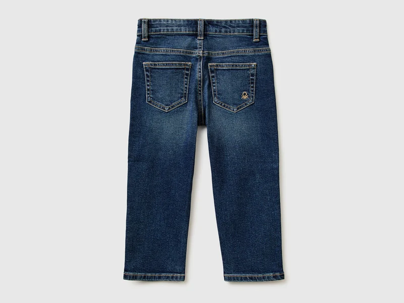 Loose Fit Jeans mit Rissen