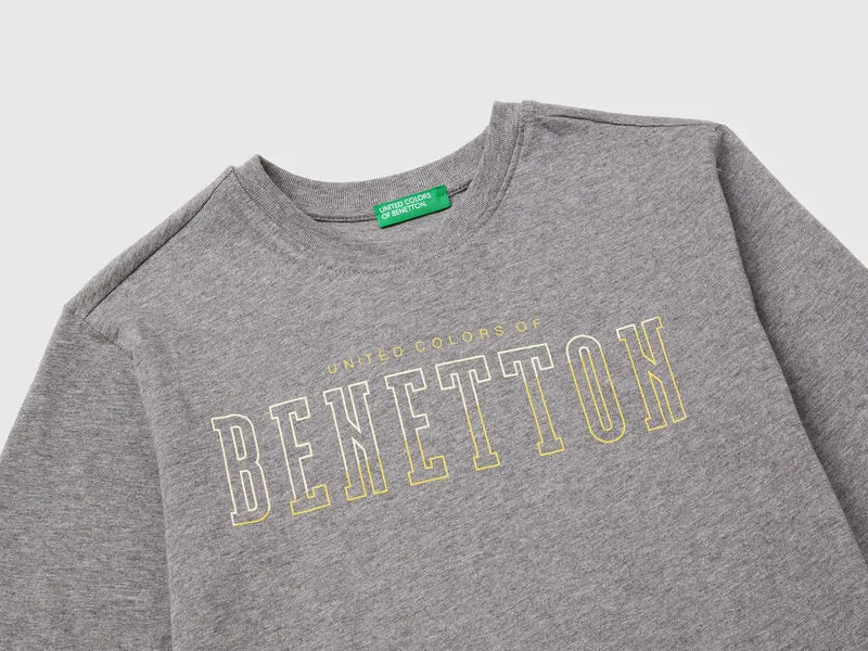 Warmes T-Shirt mit Logo-Print