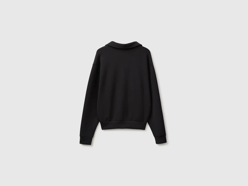 Fließendes Sweatshirt mit Rollkragen