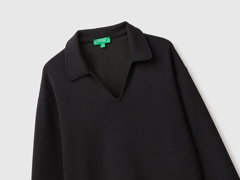 Fließendes Sweatshirt mit Rollkragen