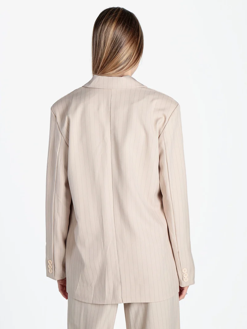 Blazer donna gessato con chiusura a doppio petto - beige