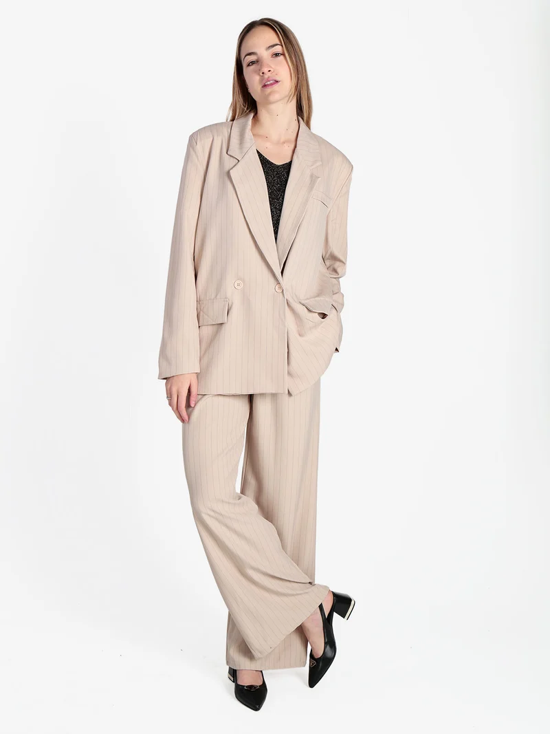 Blazer donna gessato con chiusura a doppio petto - beige