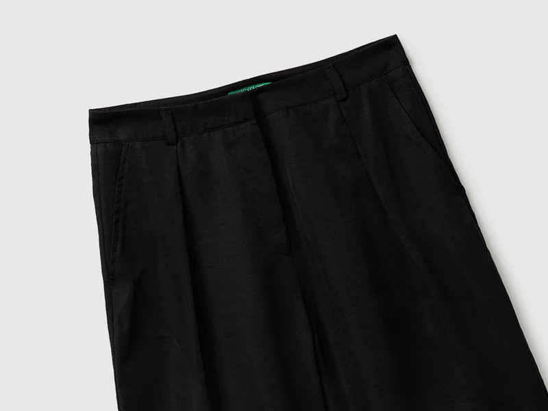 Bermuda-Shorts mit Bundfalten aus 100% Lyocell