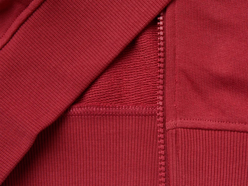 Kapuzenpullover mit Stickerei